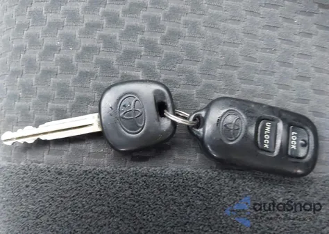 2006 Toyota Corolla S from USA, damaged, VIN 1NXBR32E86Z683670